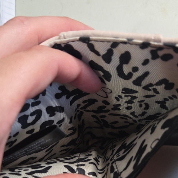 Jessica Simpson Pink Wallet - Picture 3 of 5